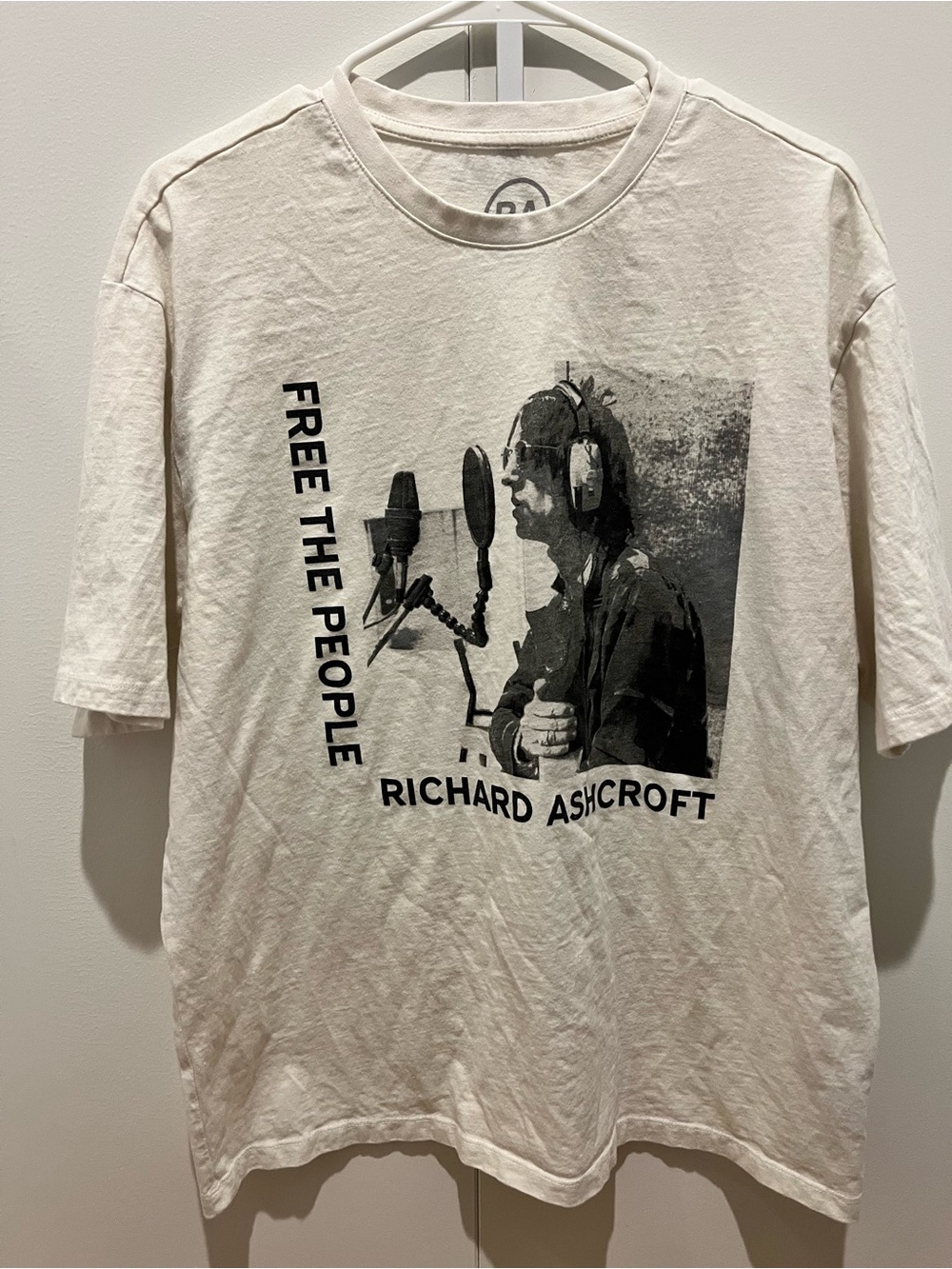 Primark Cream free the people Richard Ashcroft Graphic Tee